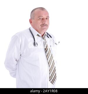 Portrait d'un médecin souriant isolé sur fond blanc Banque D'Images