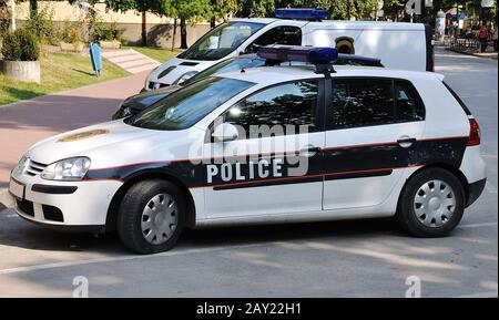 Voiture de police extérieure dans la rue Banque D'Images