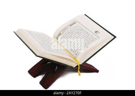 Le livre islamique Saint Koran a ouvert et isolé Banque D'Images
