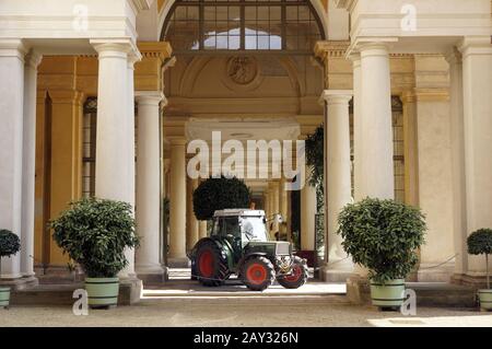 Orangery dans le parc du palais de Sanssouci Banque D'Images