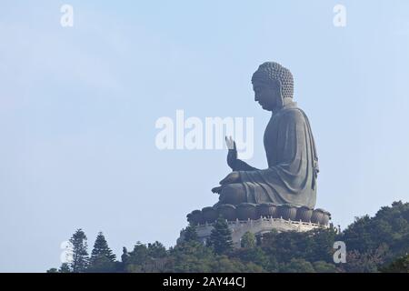 Tian Tan Buddha géant Banque D'Images