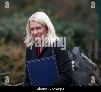 Downing Street, Londres, Royaume-Uni. 14 février 2020. Amanda Milling MP, ministre sans portefeuille, président du Parti conservateur, dans Downing Street, pour une réunion hebdomadaire du Cabinet. Crédit: Malcolm Park/Alay. Banque D'Images