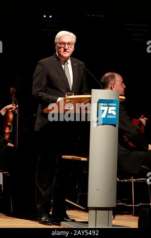 Dresde, Allemagne. 13 février 2020. Frank-Walter Steinmeier à la cérémonie de commémoration du 75ème anniversaire de la destruction de Dresde lors de la seconde Guerre mondiale à Kulturpalast. Dresde, 13 février 2020 | usage international crédit: DPA/Alay Live News Banque D'Images