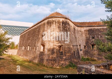 Bâtiment restauré de l'ancienne forteresse trois ornes à Luxembourg. Aujourd'hui c'est un musée moderne Banque D'Images