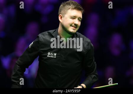 Cardiff, Royaume-Uni. 14 février 2020. Kyren Wilson, d'Angleterre, lors de son match de quart de finale contre Neil Robertson, d'Australie. ManBet X Welsh Open snooker 2020, jour 5 à la Motorpoint Arena à Cardifft, Pays de Galles du Sud, vendredi 14 février 2020 pic par Andrew Orchard/Andrew Orchard sports photographie/Alay Live news crédit: Andrew Orchard sports photographie/Alay Live News Banque D'Images