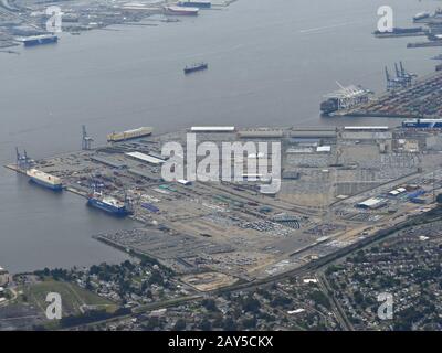 Baltimore, Maryland- septembre 2017 : vue aérienne du port de Baltimore le jour des pluies. Banque D'Images