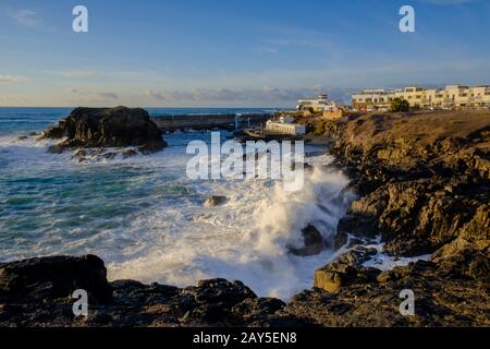 Observation Des Vagues El Cotillo La Oliva Fuerteventura Îles Canaries Espagne Banque D'Images