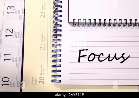 Concentrez-vous sur l'écriture sur votre ordinateur portable Banque D'Images