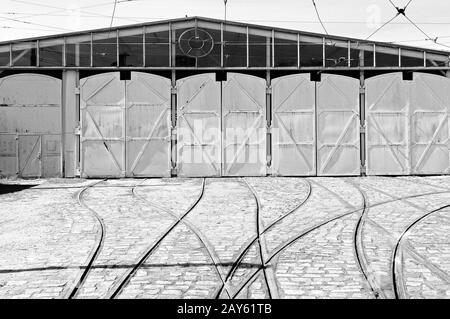 Locomotive shed Gare de musée Schönberger Beach Mer Baltique Allemagne en noir et blanc Banque D'Images