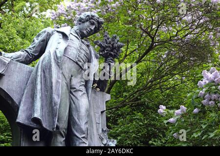 République tchèque monument en bronze du poète Karel Hynek Macha sur la colline de Petrin, Prague, Banque D'Images