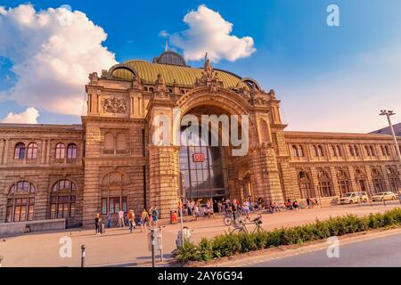 04 août 2019, Nuremberg, Allemagne : façade du bâtiment de la gare centrale Banque D'Images