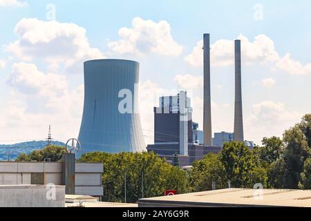 04 août 2019, Nuremberg, Allemagne : tuyaux de la centrale énergétique EnBW Banque D'Images