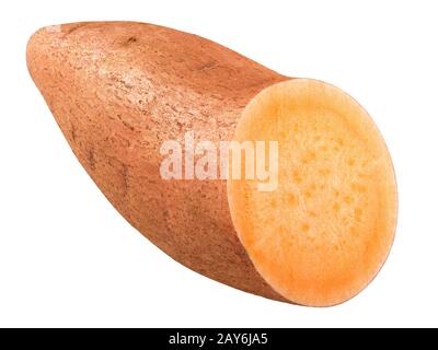 Patate douce (racine tubereuse Ipomoea batatas), divisée en deux, isolée Banque D'Images