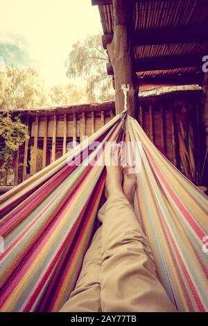 Relaxing in hammock Banque D'Images