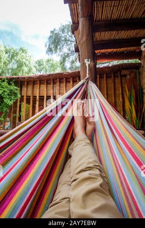 Relaxing in hammock Banque D'Images