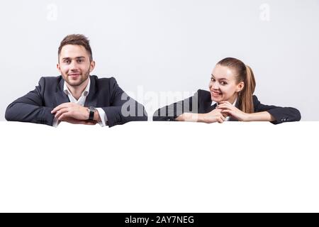 Studio portrait sur fond blanc des hommes et femmes Banque D'Images