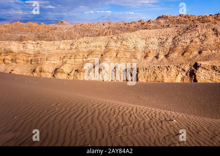 Dunes de sable dans la Valle de la Luna, San Pedro de Atacama, Chili Banque D'Images