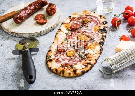 Des pizzas fraîchement préparées Banque D'Images