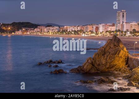 PLAGE PRINCIPALE LLORET DE MAR COSTA BRAVA CATALOGNE ESPAGNE Banque D'Images