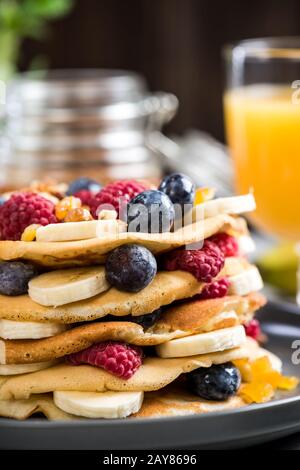 Tour de la pile de crêpes crêpes ou Mardi Gras Banque D'Images