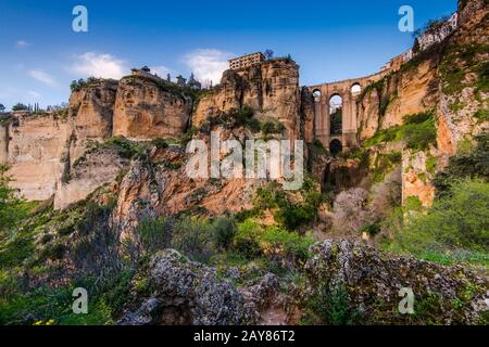 Vue sur New Bridge à Ronda, Espagne Banque D'Images