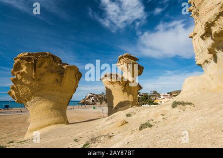 Formations naturelles de roches érosives à Bolnuevo, Espagne Banque D'Images