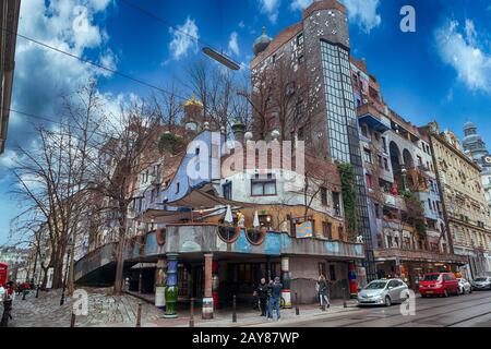 Hundertwasser House (Hundertwasserhaus) est un immeuble construit d'après l'idée et le concept de l'artiste autrichien Friedensreich Hundertwasser Banque D'Images