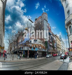 Hundertwasser House (Hundertwasserhaus) est un immeuble construit d'après l'idée et le concept de l'artiste autrichien Friedensreich Hundertwasser Banque D'Images