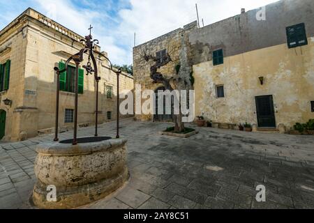 Ancienne place dans la ville silencieuse de Mdina, Malte Banque D'Images