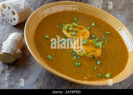Soupe de carottes douce au gingembre Banque D'Images