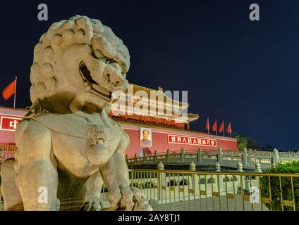 MAO TSE Tung porte Tiananmen dans le Palais interdit de la ville - Beijing Chine Banque D'Images