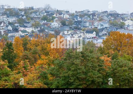 Atlantic HIGHLANDS, NEW JERSEY / USA - 5 novembre 2017: Une vue sur les Highlands dans le comté de Monmouth comme vu des Twin Lights de l'Atlantique Highl Banque D'Images