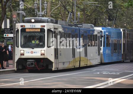Tramways MAX Light Rail à Portland, Oregon Banque D'Images
