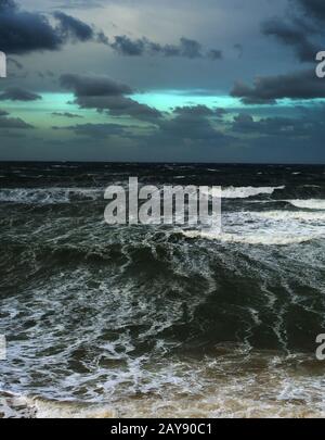 Strom nuages océan danger vague Banque D'Images