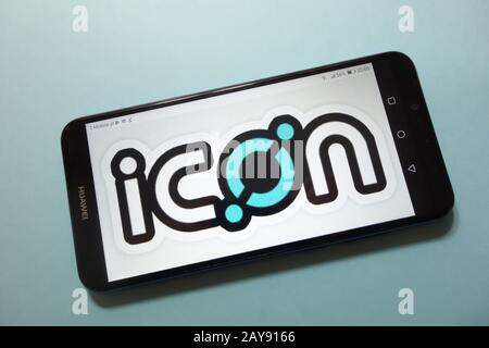 LOGO de crypto-monnaie ICON (ICX) affiché sur le smartphone Banque D'Images