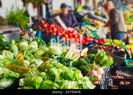 Calage de légumes marché Bolhao Porto Banque D'Images