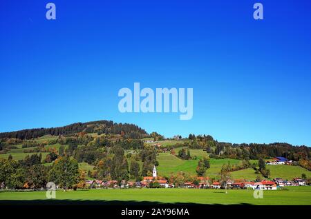 Niedersonthofen est un village de Bavière, Allemagne au milieu de magnifiques paysages Banque D'Images