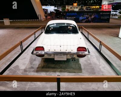 Chicago, Illinois, États-Unis. 13 Février 2020. 1967 Mazda Cosmo 110 S. Chicago Auto Show. Banque D'Images