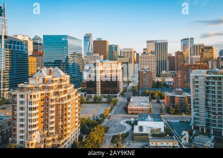 Centre-ville est Calgary été Sunset Aerial Banque D'Images