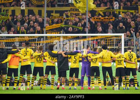 Football Dortmund - Francfort, Dortmund 14 Février 2020. BVB fête de l'équipe avec les fans BORUSSIA DORTMUND - EINTRACHT FRANKFURT - DFL RÈGLEMENTS INTERDISENT TOUTE UTILISATION DE PHOTOGRAPHIES comme SÉQUENCES D'IMAGES et/ou QUASI-VIDÉO - 1.German Soccer League , Dortmund, 14 février 2020. Saison 2019/2020, jour du match 22, BVB, © Peter Schatz / Alay Live News Banque D'Images