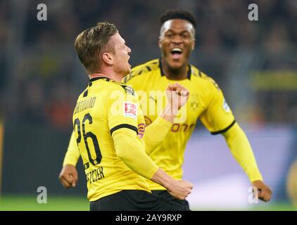 Football Dortmund - Francfort, Dortmund 14 Février 2020. Lukasz PISZCZEK, BVB 26 scores, pousses but pour 1-0 célèbre son but, heureux, rire, célébration, BORUSSIA DORTMUND - EINTRACHT FRANKFURT - DFL RÈGLEMENTS INTERDISENT TOUTE UTILISATION DE PHOTOGRAPHIES comme SÉQUENCES D'IMAGES et/ou QUASI-VIDÉO - 1.German Soccer League , Dortmund, 14 février 2020. Saison 2019/2020, jour du match 22, BVB, © Peter Schatz / Alay Live News Banque D'Images