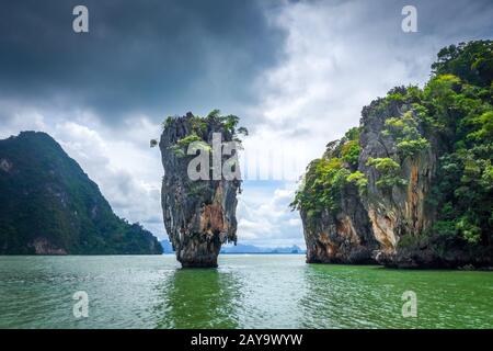 Île de Ko tapu dans la baie de Phang Nga, Thaïlande Banque D'Images