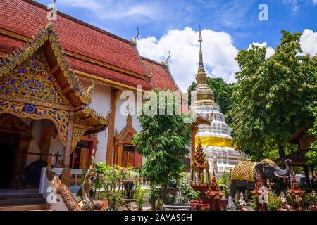 Wat Chedi Luang bâtiments du temple, Chiang Mai, Thaïlande Banque D'Images