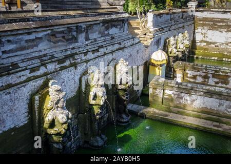 Temple de baignade dans la grotte d'éléphant de Goa Gajah, Ubud, Bali, Indonésie Banque D'Images