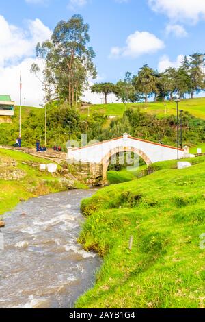 Tunja Colombie pont Boyaca et rivière en une journée ensoleillée Banque D'Images