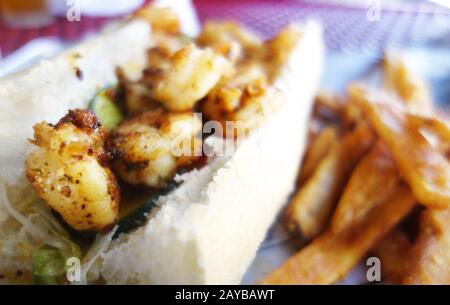 Sandwich Po Boy aux crevettes de la Nouvelle-Orléans Banque D'Images