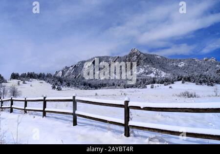 Les Flatirons sur Green Mountain sont le symbole emblématique de Boulder Colorado Banque D'Images