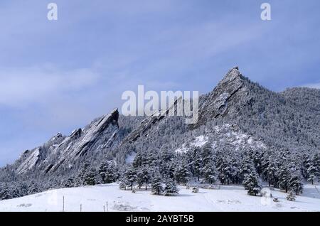 Les Flatirons sur Green Mountain sont le symbole emblématique de Boulder Colorado Banque D'Images