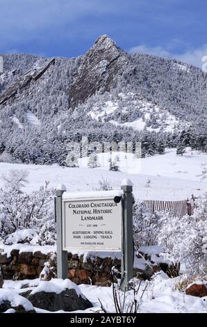 Les Flatirons sur Green Mountain sont le symbole emblématique de Boulder Colorado. Site Historique National Du Colorado Chautauqua. Établi En 1898. Banque D'Images