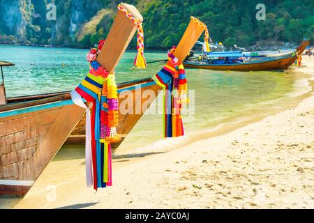 Bateaux amarrés sur la plage traditionnelle Banque D'Images